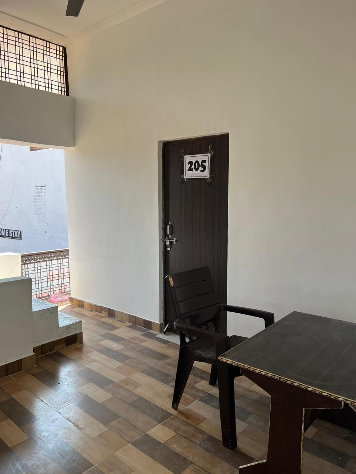 Indiana Home Stay Khajuraho Bilik gambar
